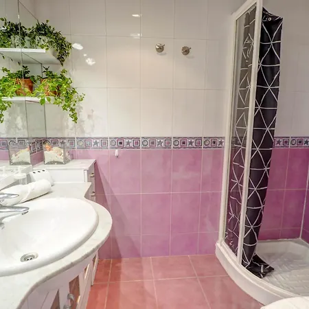 Carmen By Hello Homes Apartmán